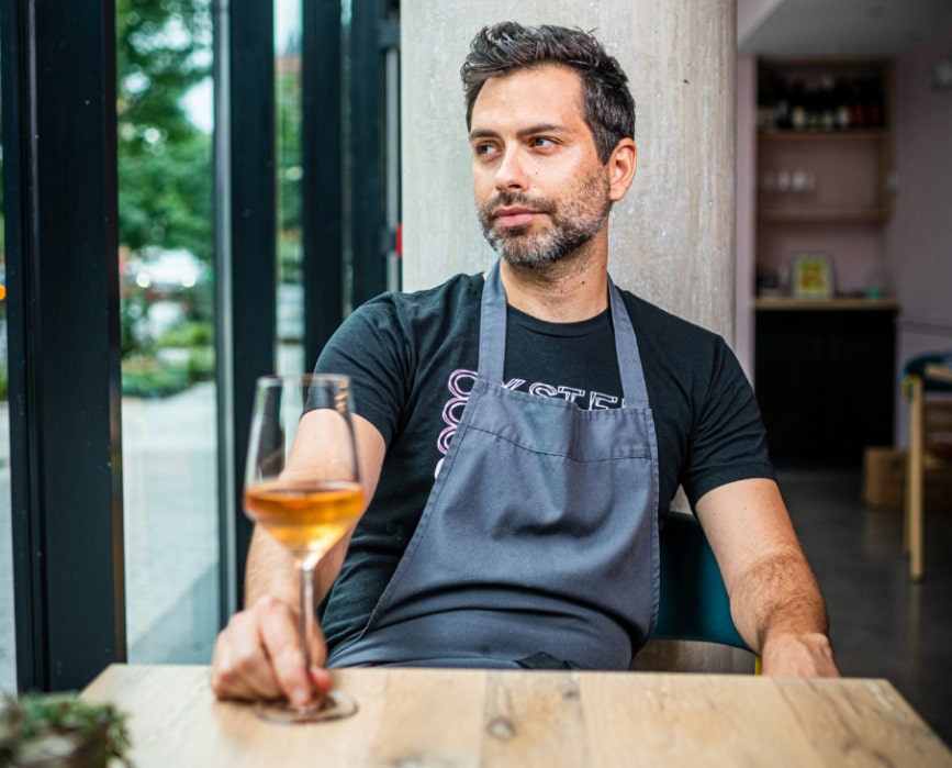 Oyster Oyster chef Rob Rubba.